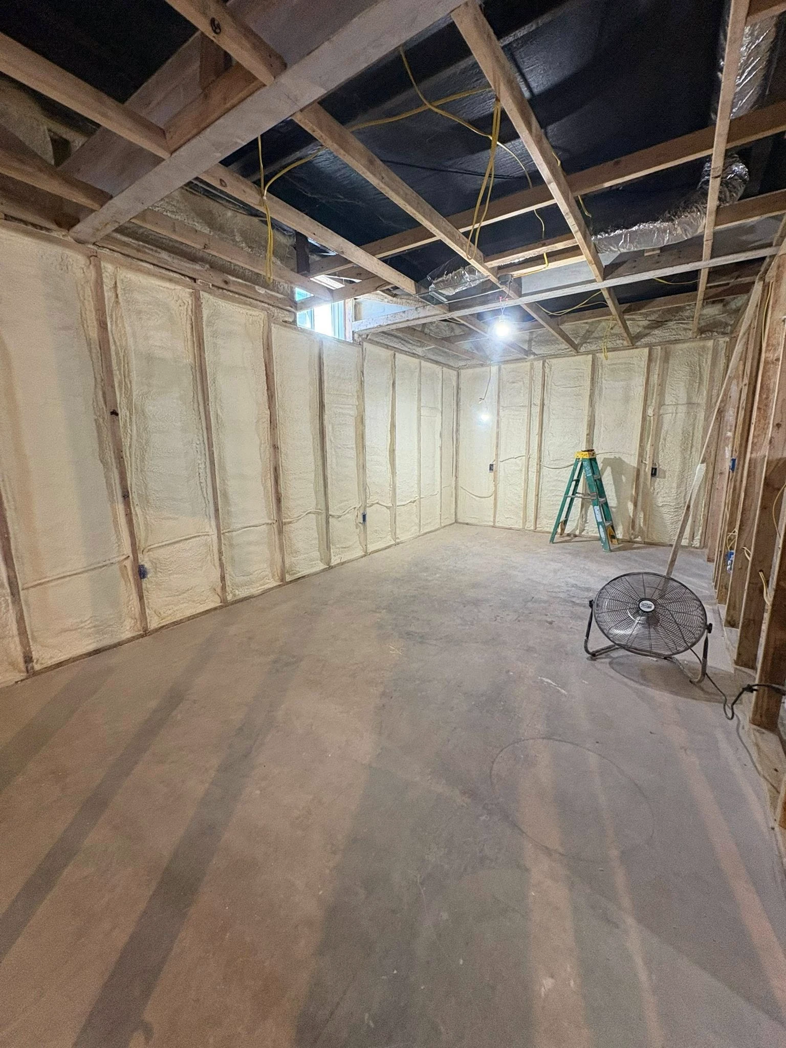 Closed-Cell Spray Foam Insulation in Licking, MO Closed-Cell Spray Foam Insulation Contractor i